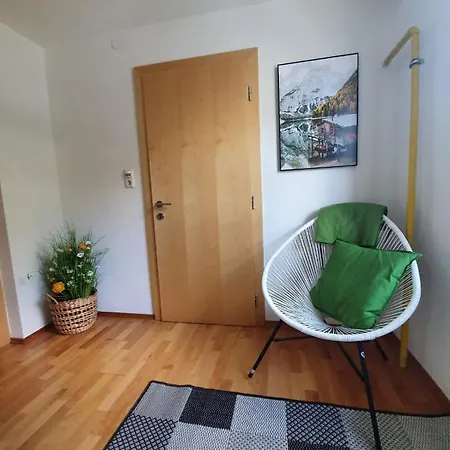 Dachgeschoss-apartment In - 140m²