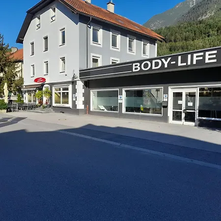 Apartment Dachgeschoss-apartment In - 140m² *