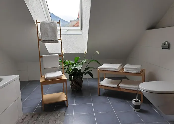 Dachgeschoss-apartment In - 140m² * لاندك