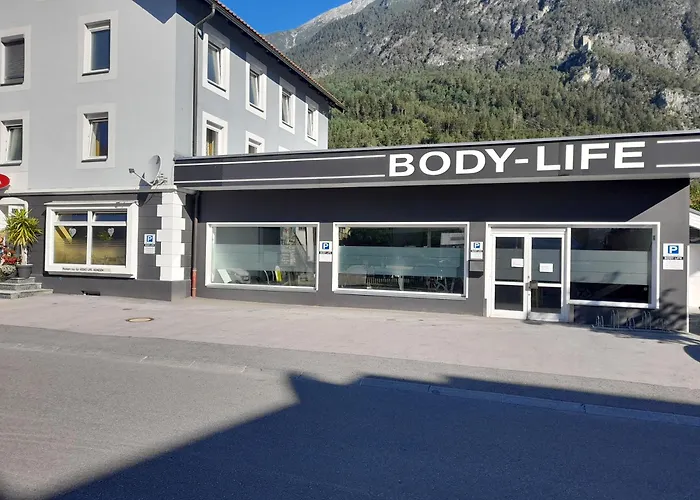 Dachgeschoss-apartment In - 140m² شقة