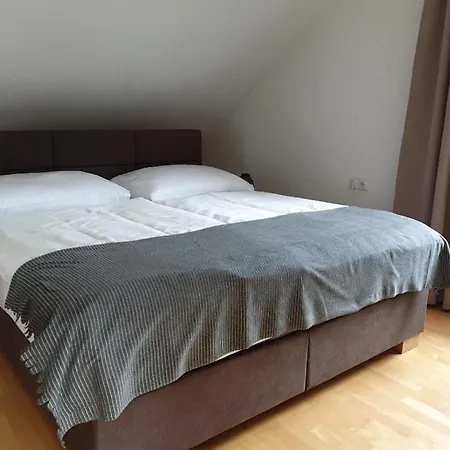 Dachgeschoss-apartment In - 140m² Апартаменты *