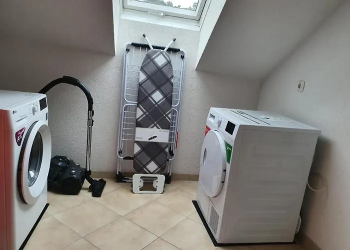 Dachgeschoss-apartment In - 140m² Daire *